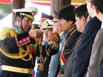 Presidente Morales, en el colegio Militar de Irpavi. Foto: Jose Lirauze