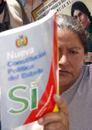 Convocatoria Referéndum Dirimidor, aprobación de la nueva Constitución Política del Estado. Foto: José Luis Quintana ABI