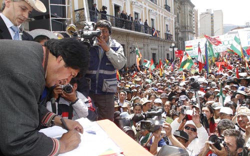 Convocatoria Referéndum Dirimidor, aprobación de la nueva Constitución Política del Estado. Foto: José Luis Quintana ABI